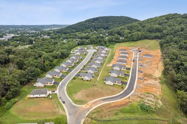 $459,790 | 19 River Oak Drive, Staunton, VA 24401