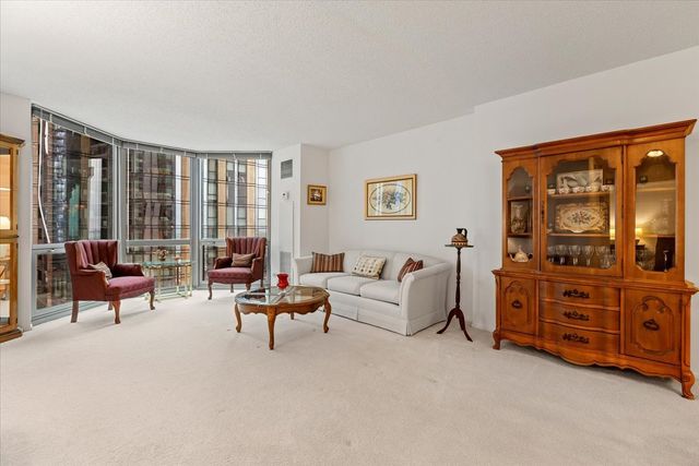 $375,000 | 195 North Harbor Drive, Unit 609, Chicago, IL 60601