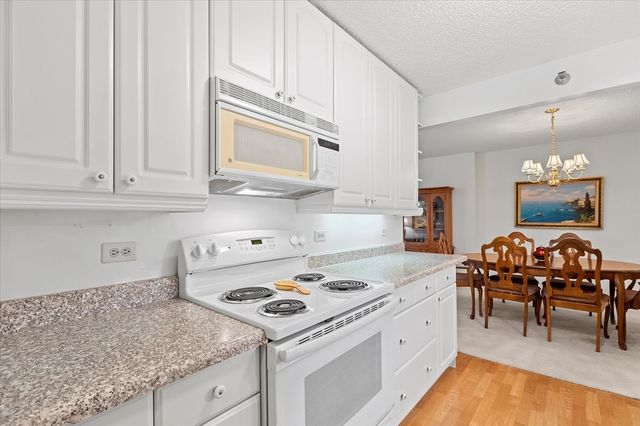 $375,000 | 195 North Harbor Drive, Unit 609, Chicago, IL 60601