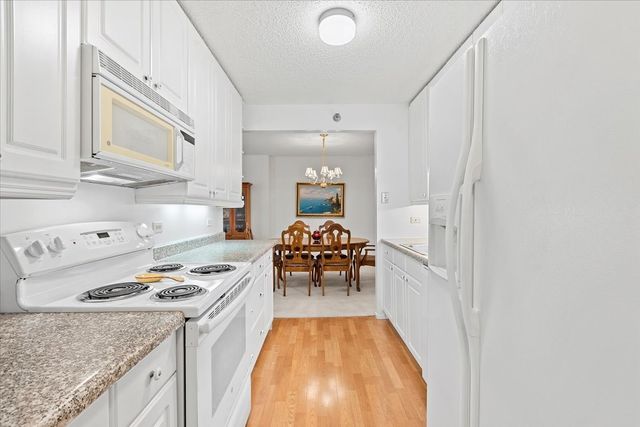 $375,000 | 195 North Harbor Drive, Unit 609, Chicago, IL 60601