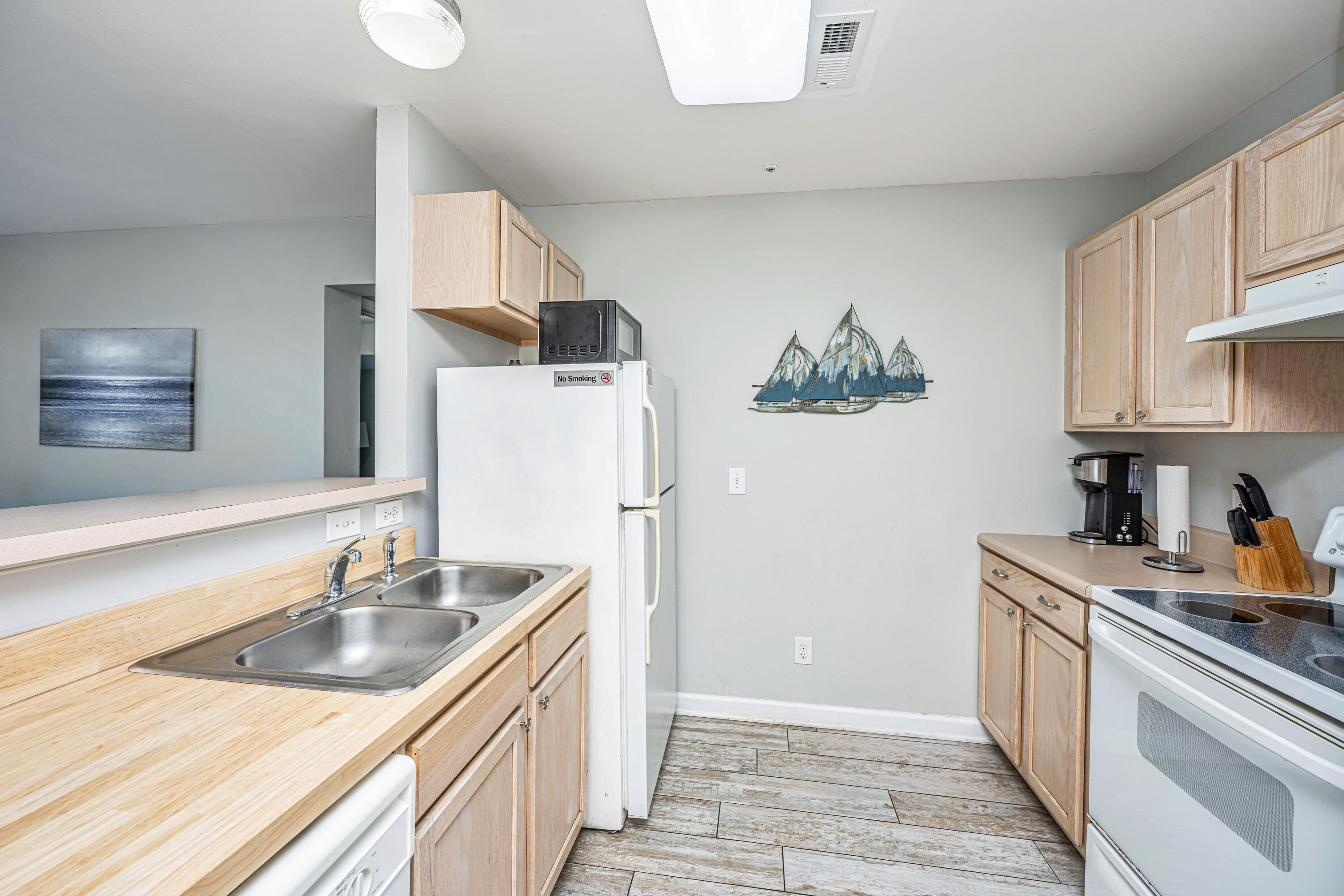 2262 Folly Road, Unit 1A Charleston, SC 29412 - Photo 12 of 32 2262FollyRdUnit1A014