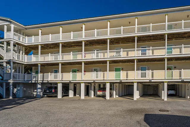 $379,500 | 2262 Folly Road, Unit 1A, Charleston, SC 29412