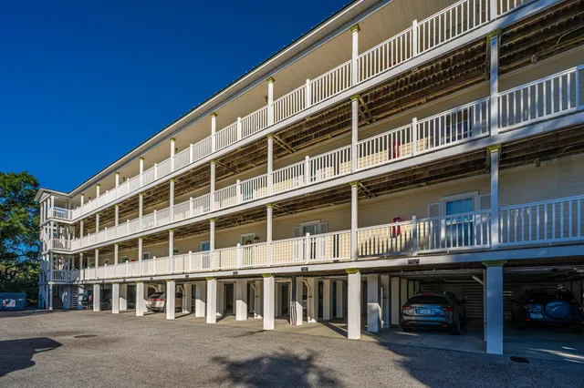 $379,500 | 2262 Folly Road, Unit 1A, Charleston, SC 29412