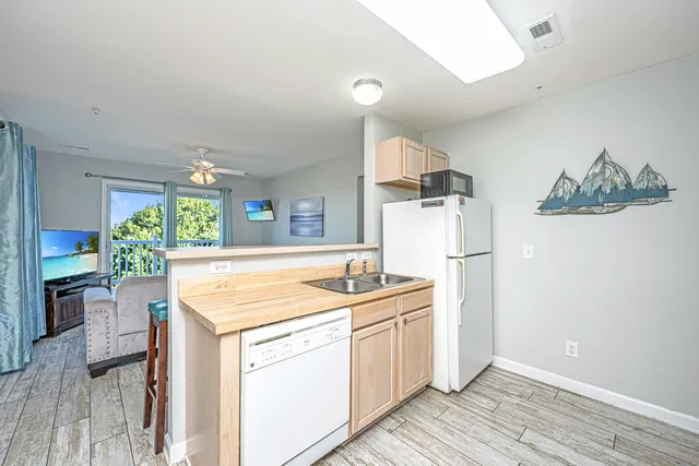 $379,500 | 2262 Folly Road, Unit 1A, Charleston, SC 29412