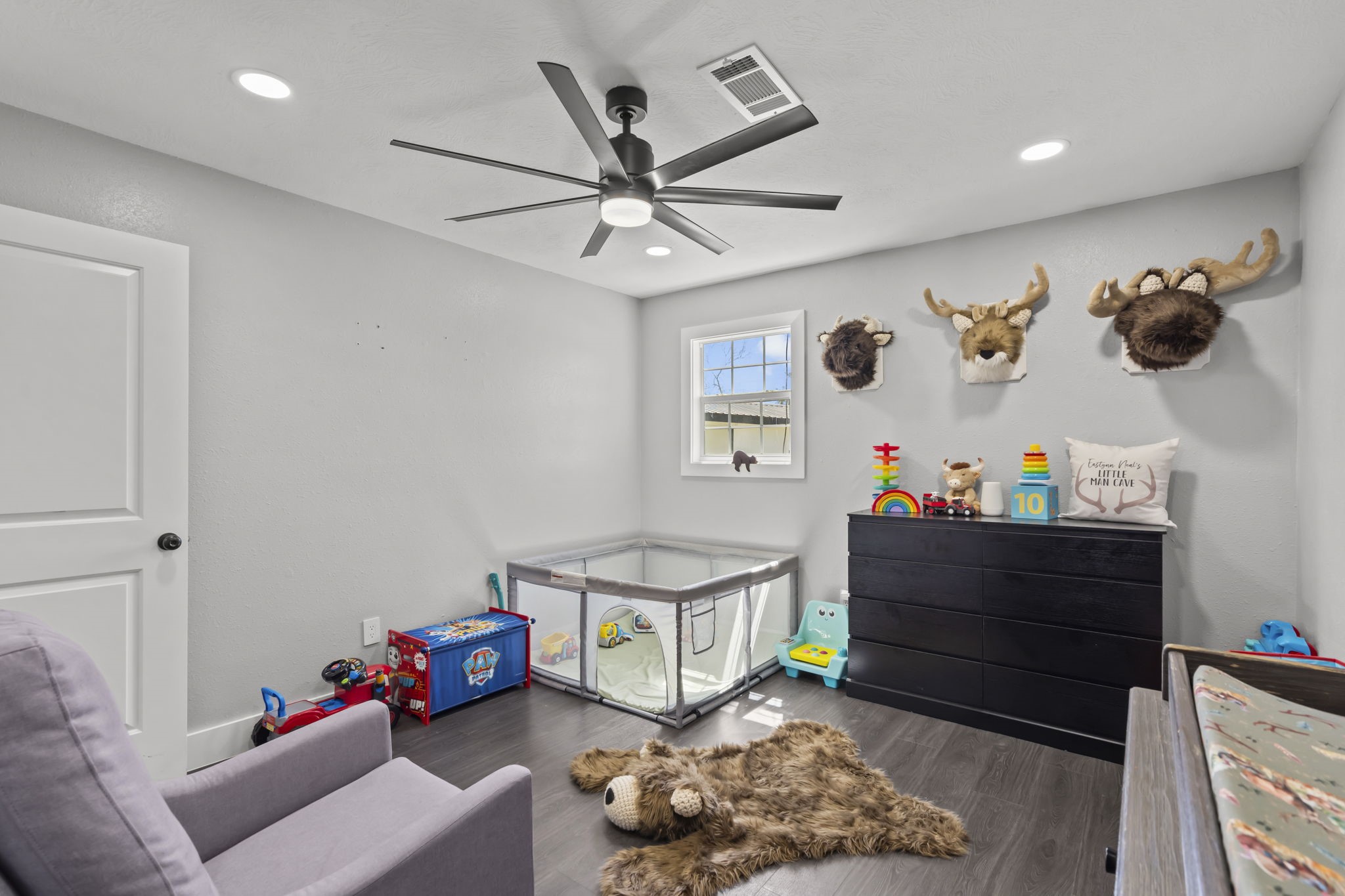 5406 South Tower Road Santa Fe, TX 77517 - Photo 34 of 46 a living room with furniture and wooden floor