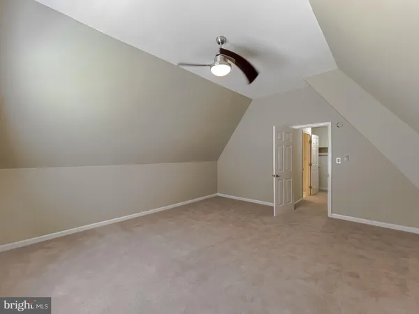 an empty room with a empty space