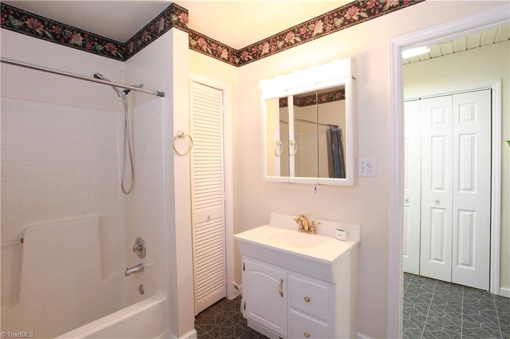 7901 Alcorn Road Oak Ridge, NC 27310 - Photo 10 of 30