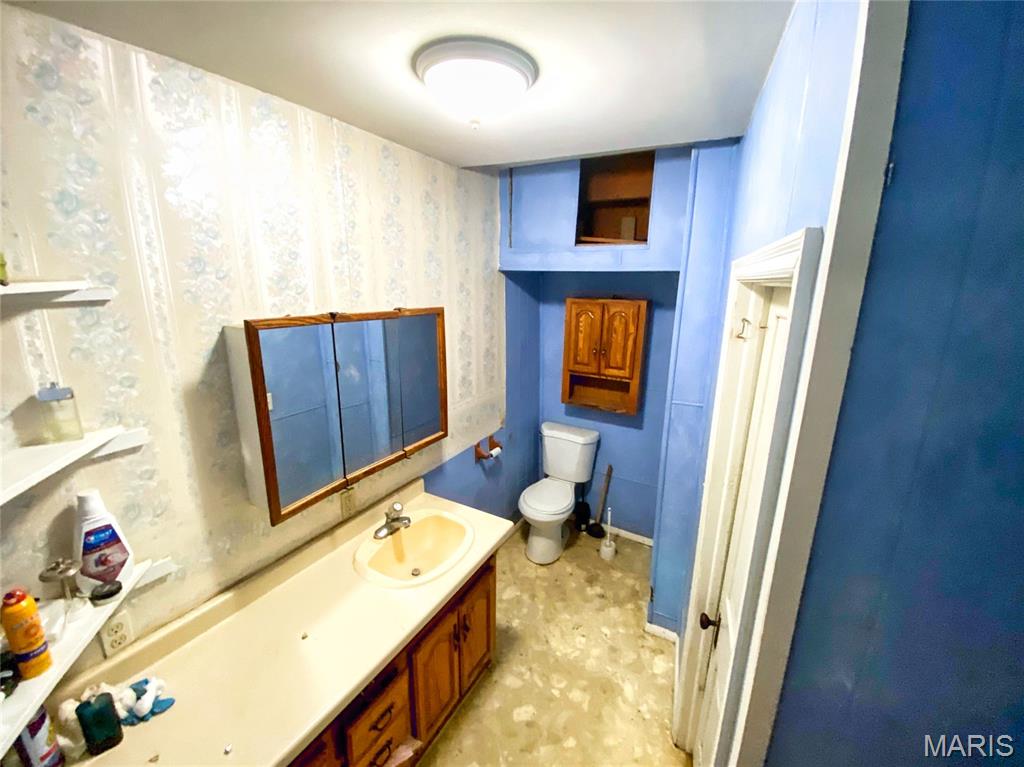 101 Southwest Morgan Edina, MO 63537 - Photo 8 of 22