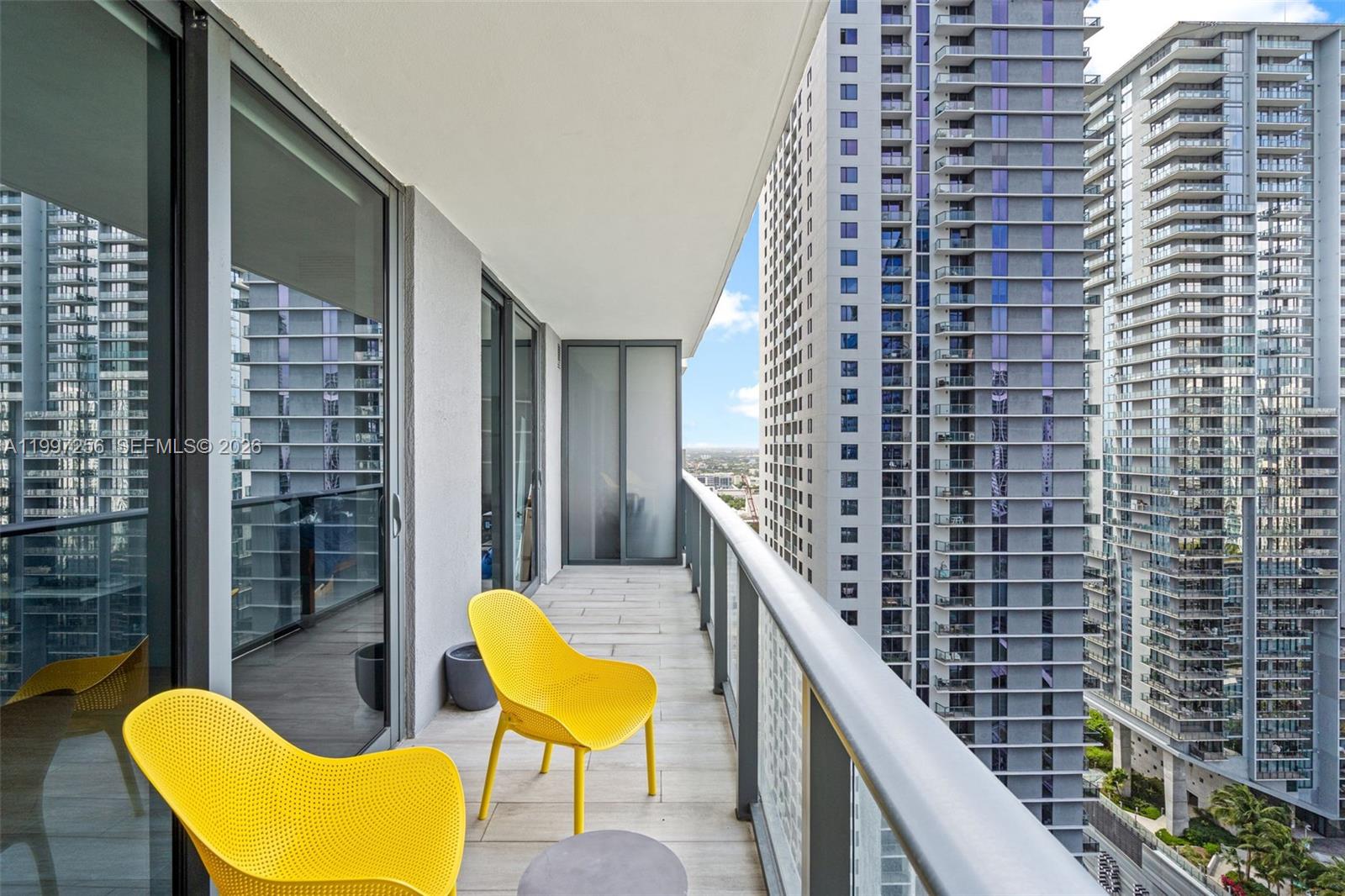 45 Southwest 9th Street, Unit 2910 Miami, FL 33130 - Photo 18 of 19