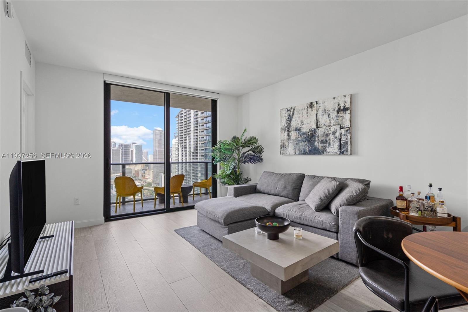45 Southwest 9th Street, Unit 2910 Miami, FL 33130 - Photo 3 of 19
