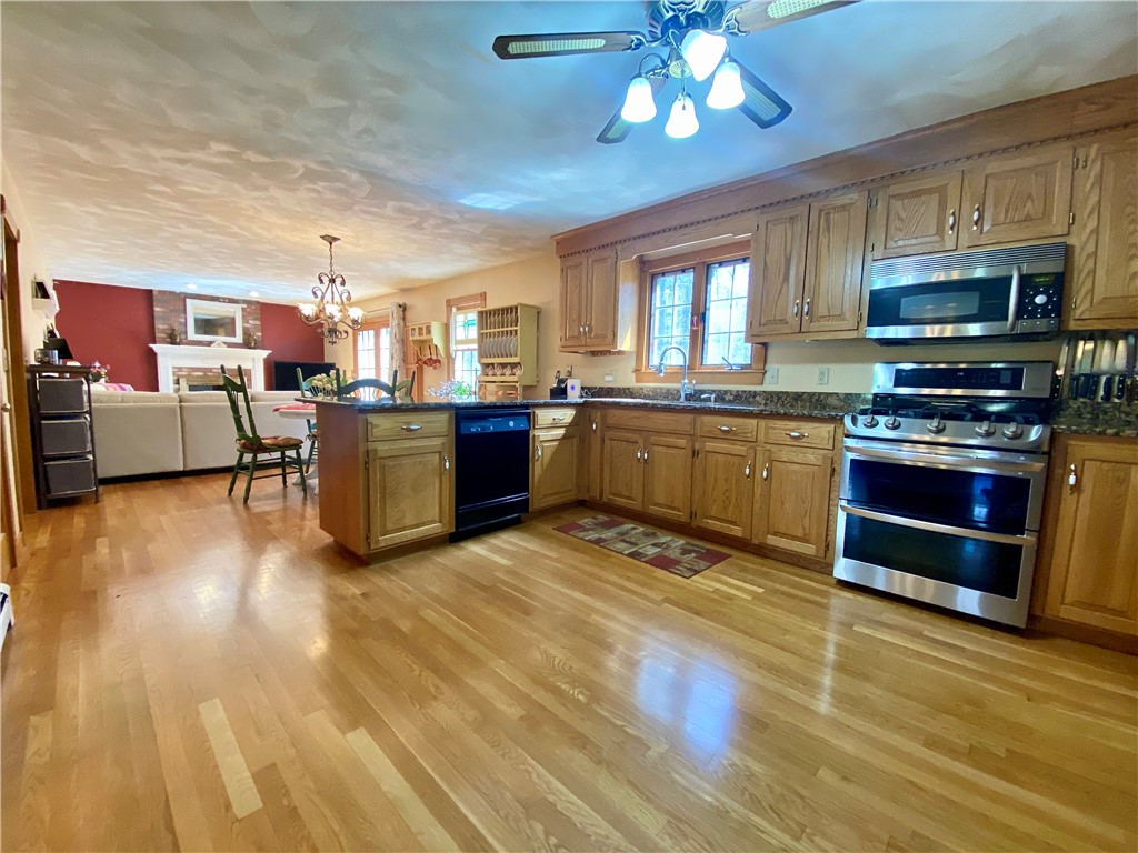 3 Dorene Drive North Smithfield, RI 02896 - Photo 17 of 46