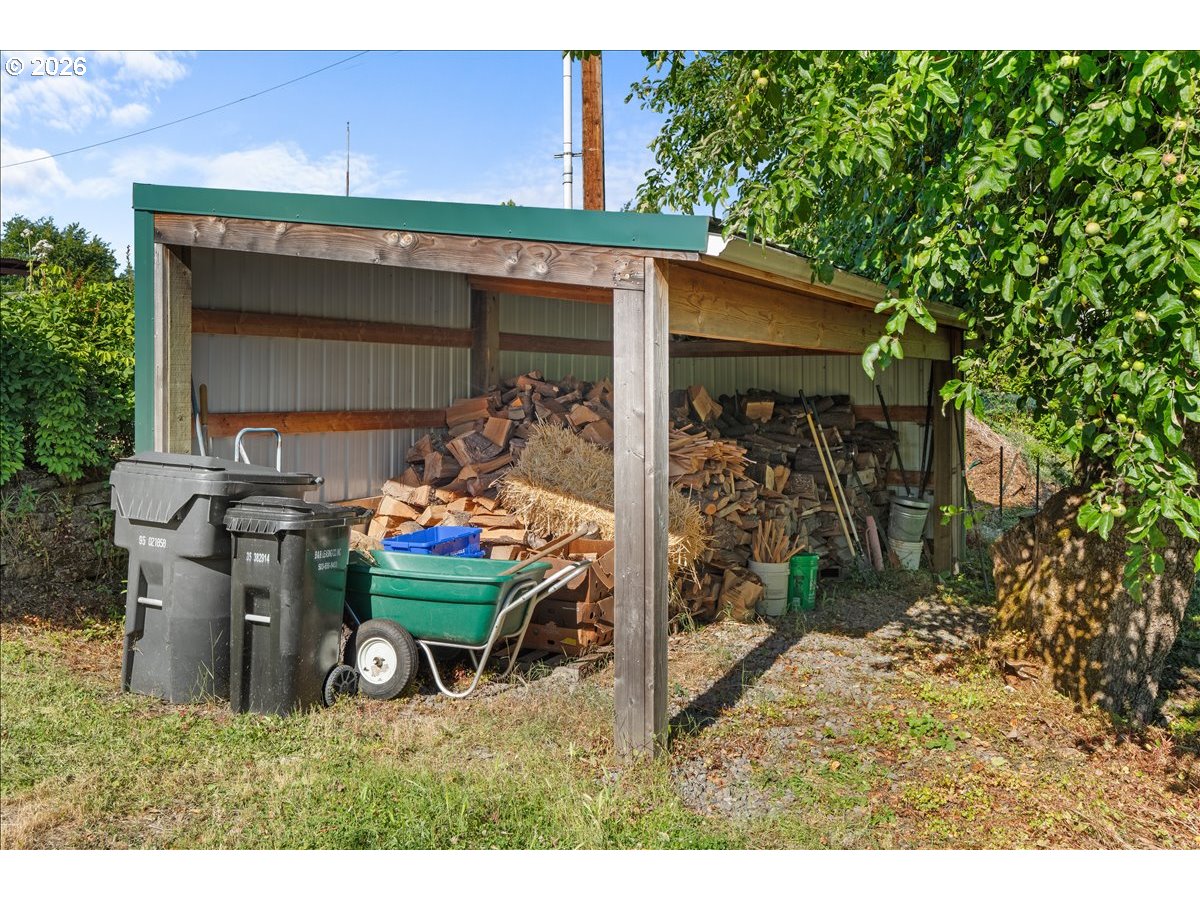 772 Division Street Oregon City, OR 97045 - Photo 41 of 47 a view of outdoor space yard and front view of a house