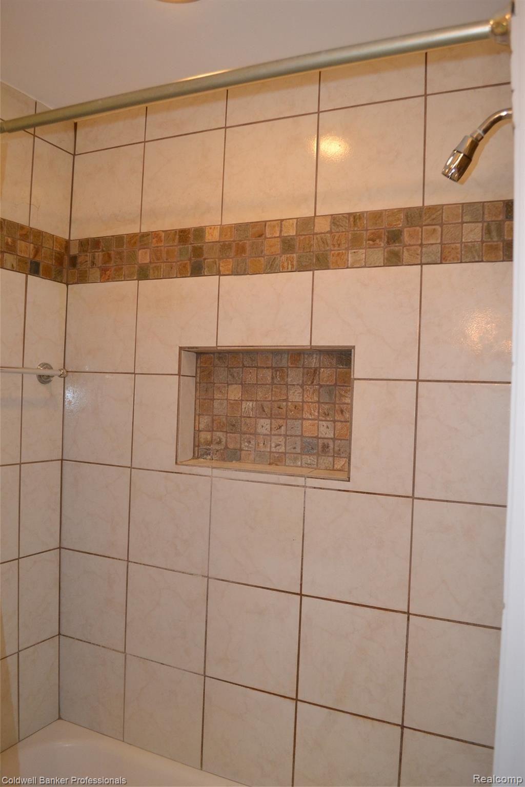 166 South Maple Leaf Road Lapeer, MI 48446 - Photo 18 of 21 DSC_0413.JPG