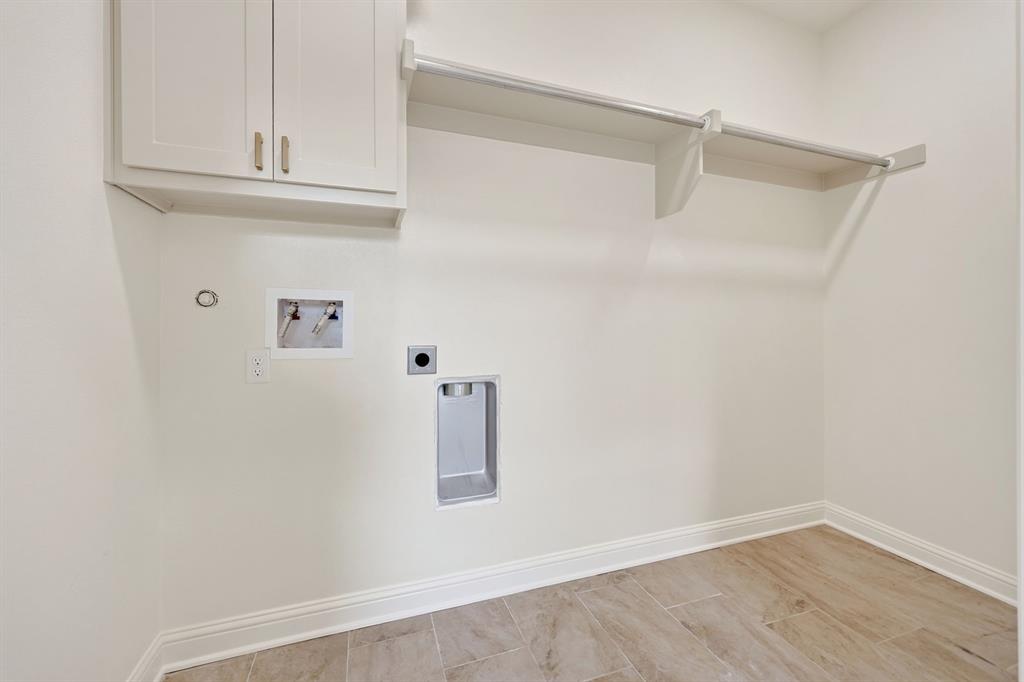 608 Bunny Rabbit Road Athens, TX 75751 - Photo 29 of 33 Laundry room