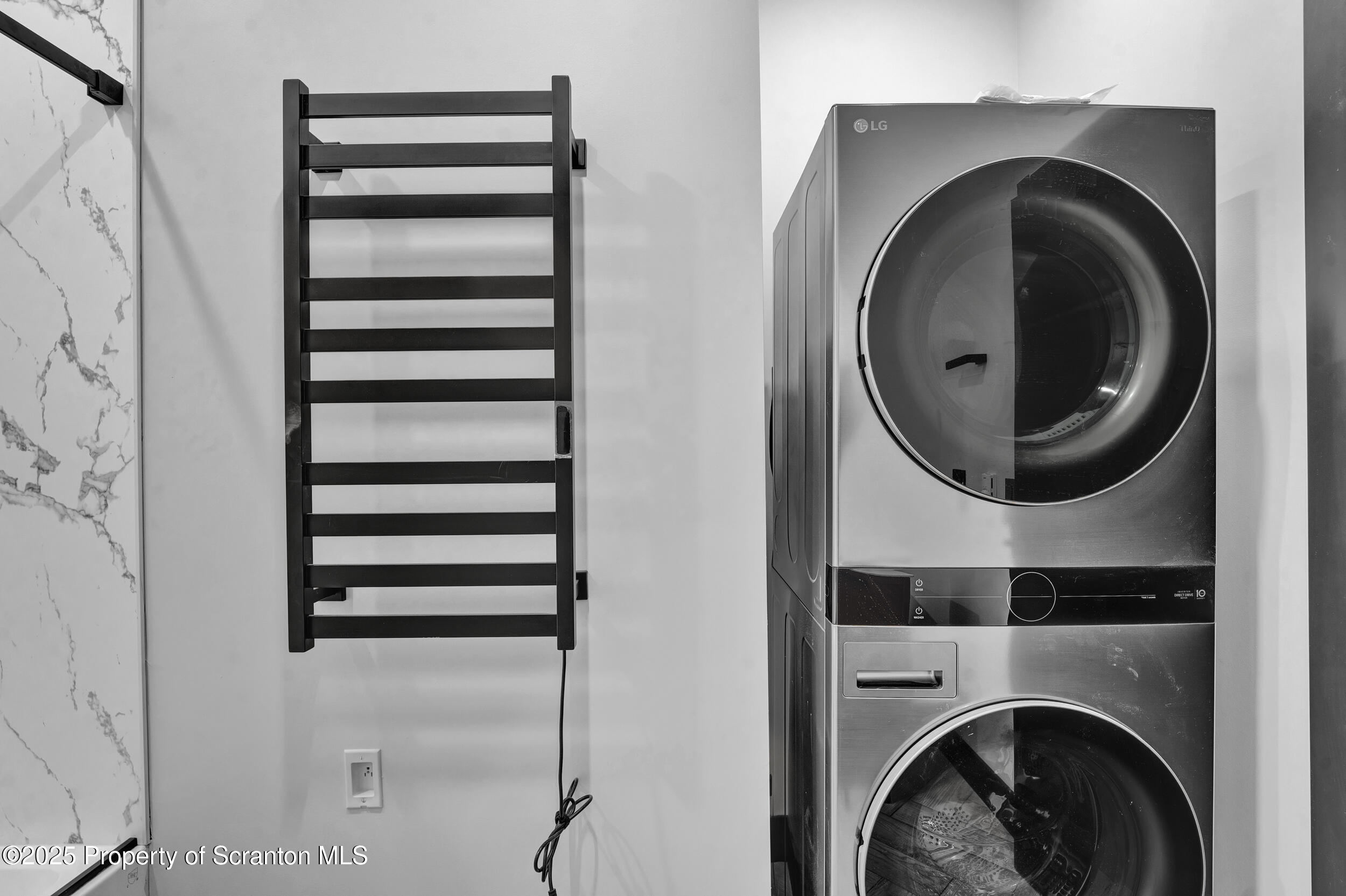 115 Penn Avenue, Unit 100 Scranton, PA 18503 - Photo 30 of 46 a utility room with dryer and washer