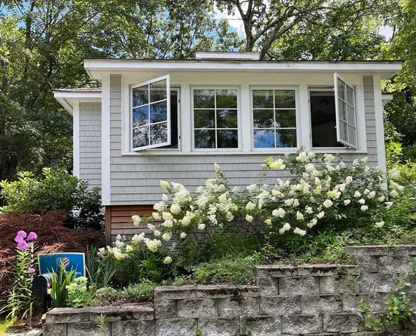 $895,000 | 12 Stonecleve Road, Wellesley, MA 02482