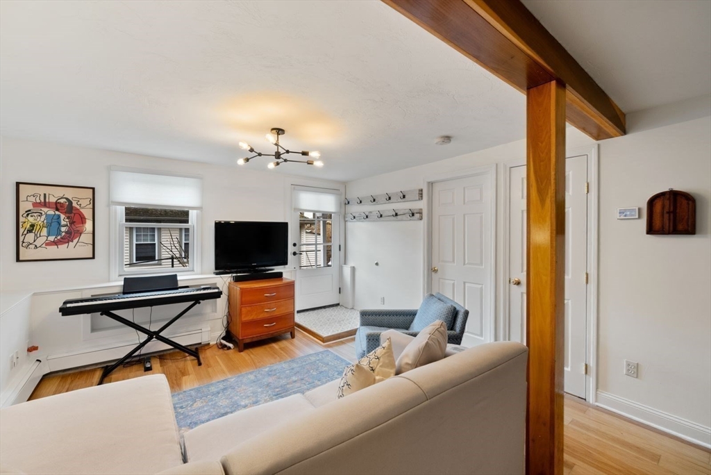 12 Stonecleve Road Wellesley, MA 02482 - Photo 11 of 37