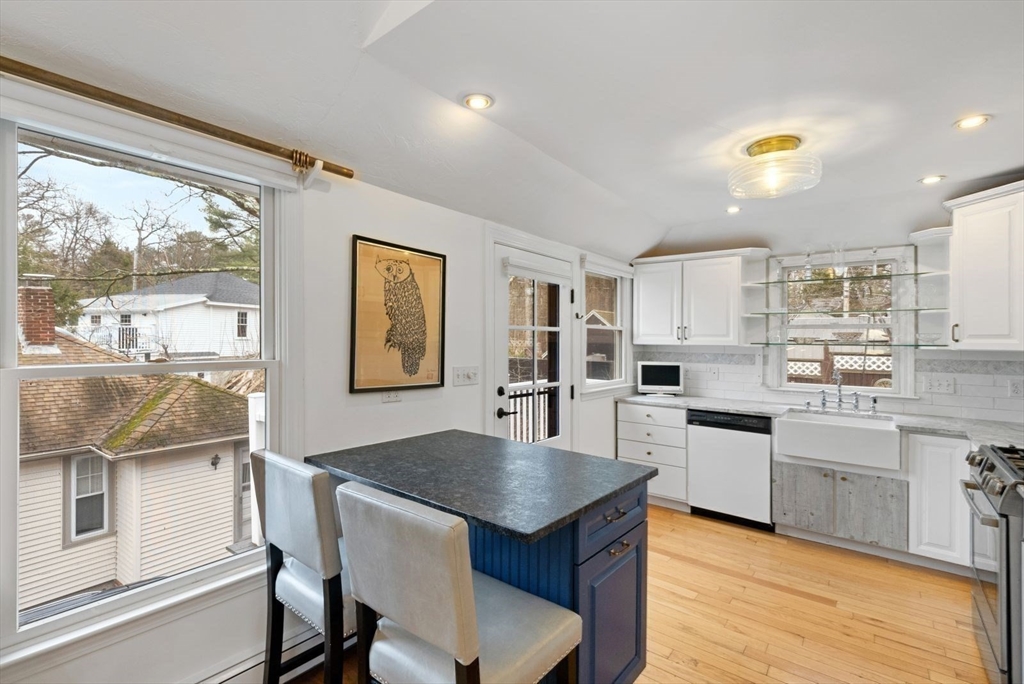 12 Stonecleve Road Wellesley, MA 02482 - Photo 19 of 37