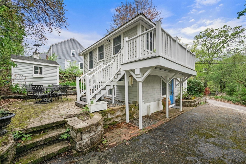 12 Stonecleve Road Wellesley, MA 02482 - Photo 5 of 37