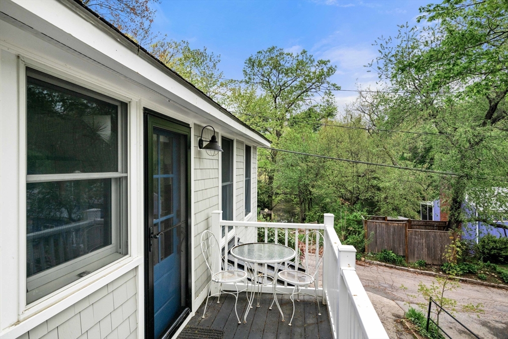 12 Stonecleve Road Wellesley, MA 02482 - Photo 6 of 37