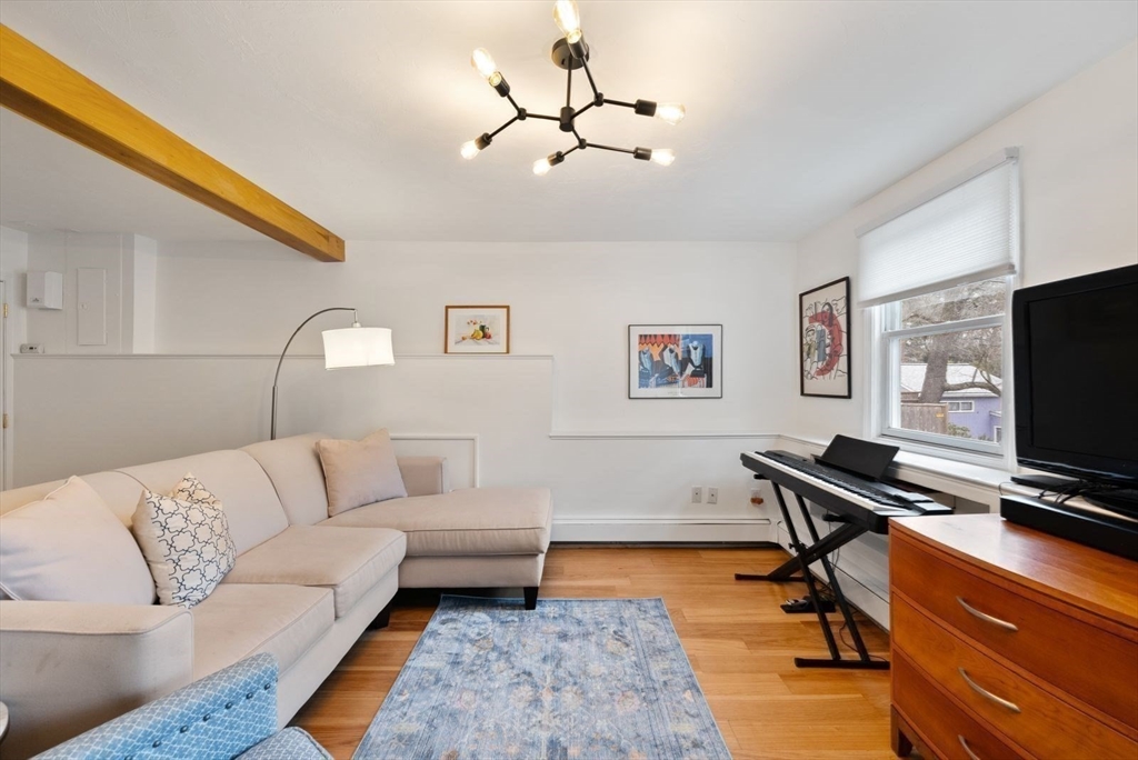 12 Stonecleve Road Wellesley, MA 02482 - Photo 9 of 37