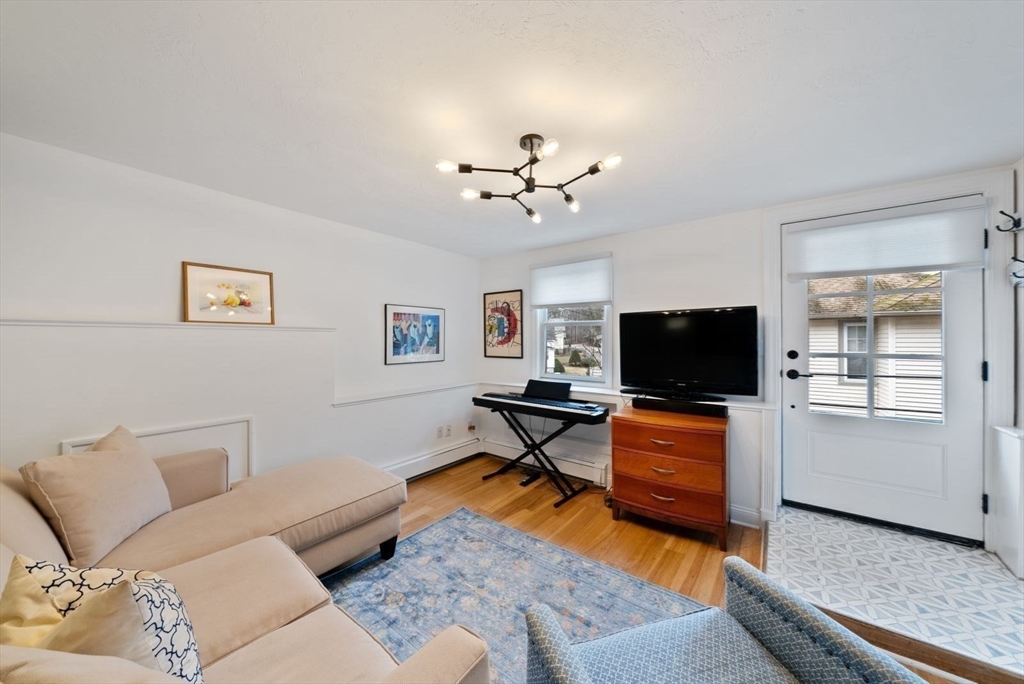 12 Stonecleve Road Wellesley, MA 02482 - Photo 10 of 37