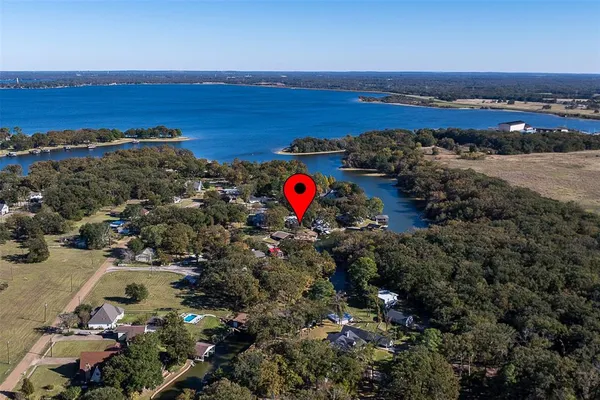 $499,500 | 104 Oakcrest Court, Trinidad, TX 75163
