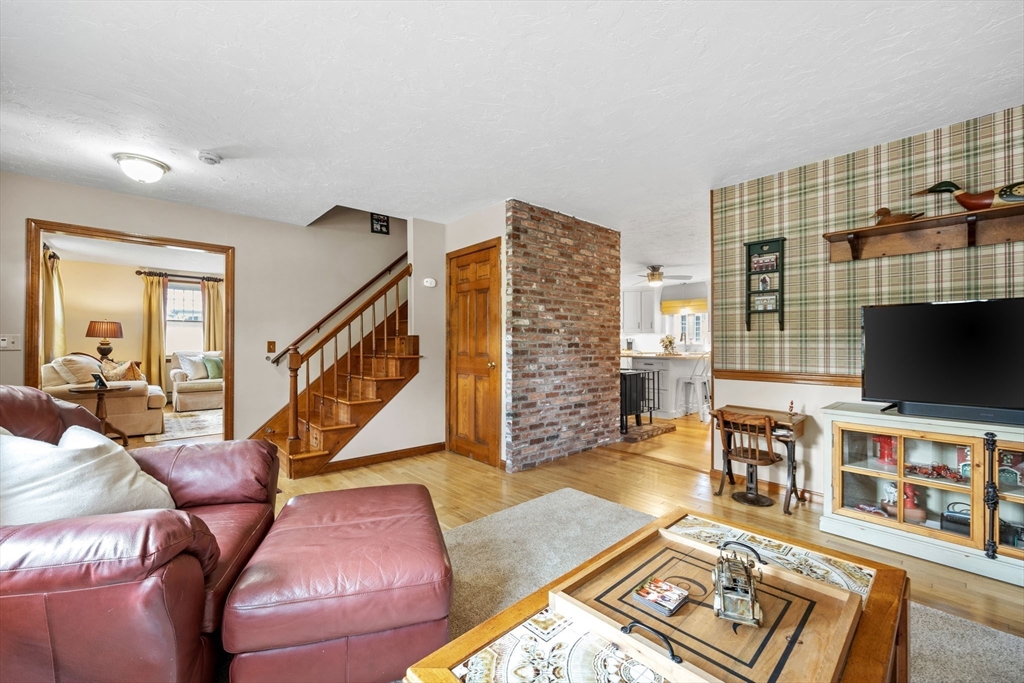 751 Washington Street Whitman, MA 02382 - Photo 5 of 36