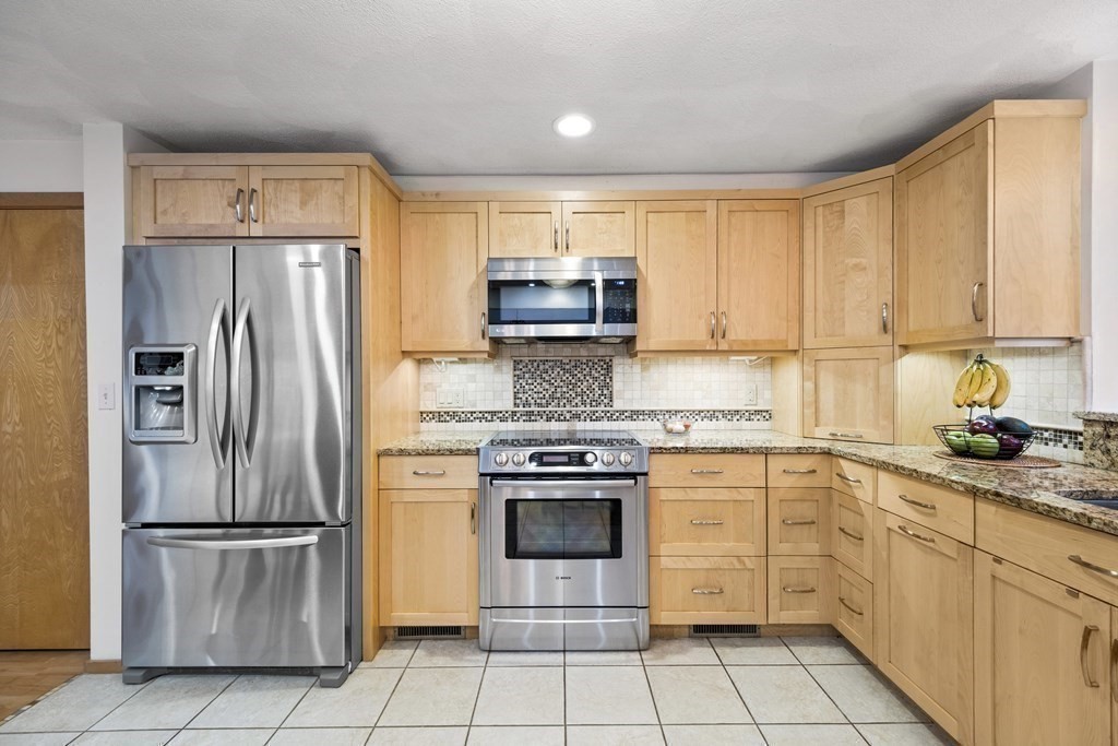 16 Kinsley Road Acton, MA 01720 - Photo 18 of 42 Gallery Image 18