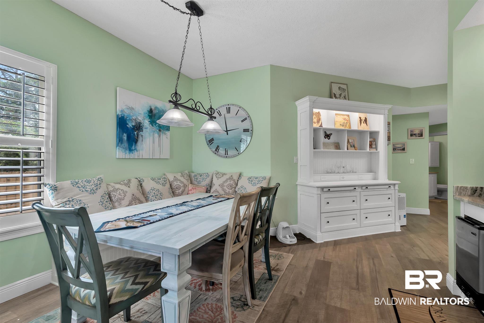 27282 Canal Road, Unit 112 Orange Beach, AL 36561 - Photo 5 of 47 Banquette Seating for 8