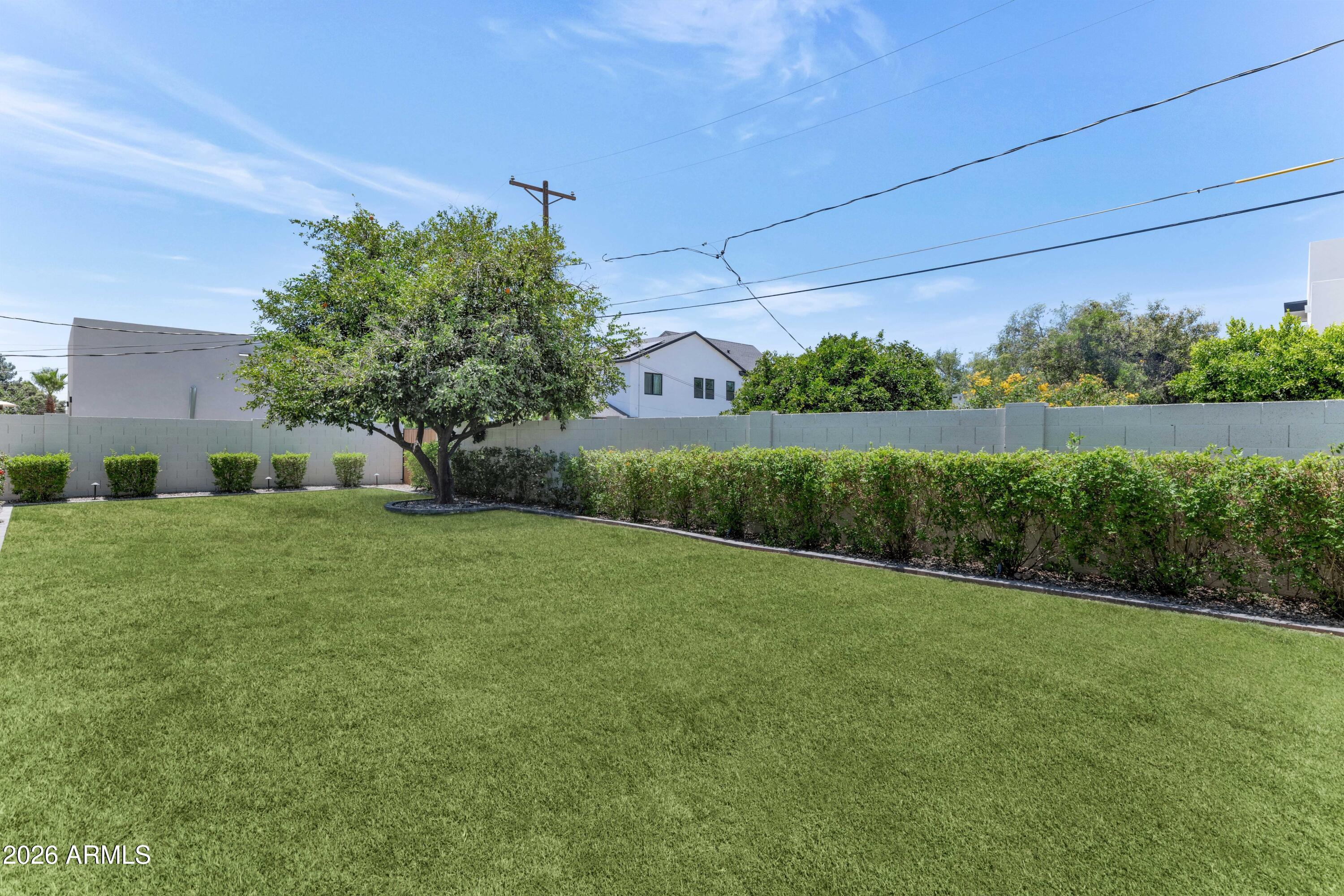 4518 North 39th Street Phoenix, AZ 85018 - Photo 29 of 30 004-004-TOD2446-4200x2800
