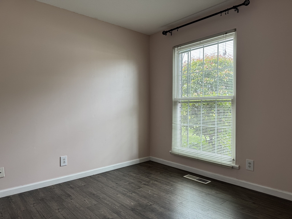324 Russell Road, Unit 109 Westfield, MA 01085 - Photo 15 of 18