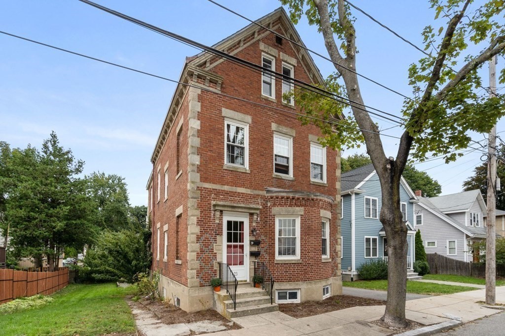 23 Goethe Street, Unit 1 Boston, MA 02132 - Photo 2 of 30