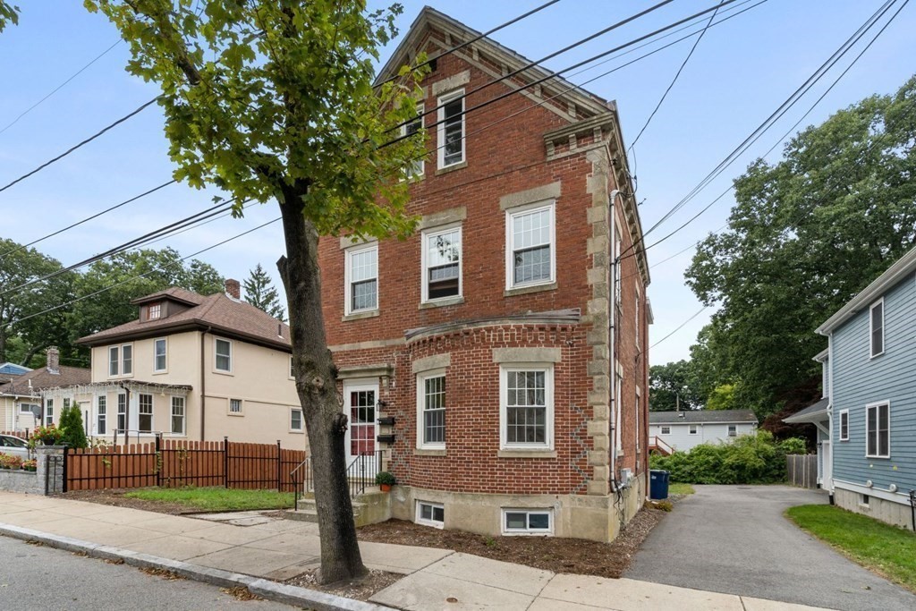 23 Goethe Street, Unit 1 Boston, MA 02132 - Photo 29 of 30