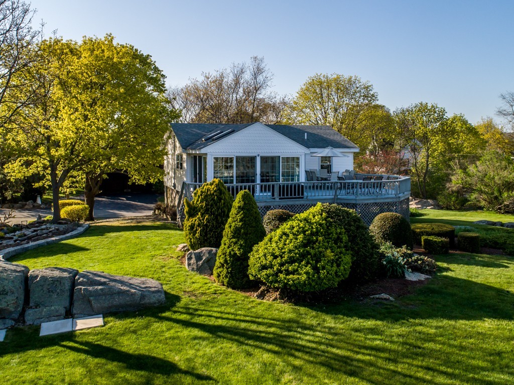 8 Beach Road Gloucester, MA 01930 - Photo 7 of 30