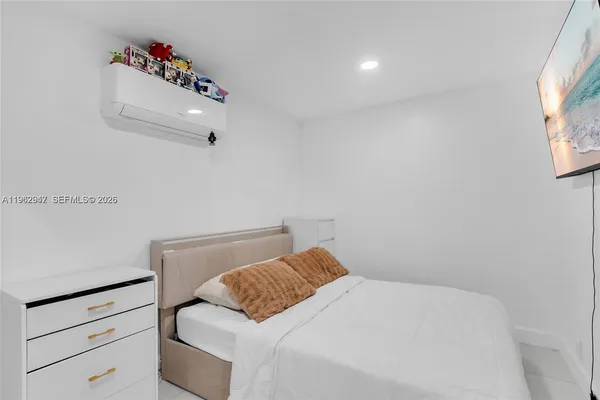 $1,300 | 26620 Southwest 136th Avenue, Unit 1, Homestead, FL 33032