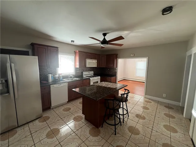 $2,300 | 27 McCabe Avenue, Unit 1, Pawtucket, RI 02861