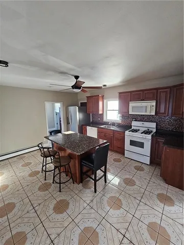 $2,300 | 27 McCabe Avenue, Unit 1, Pawtucket, RI 02861