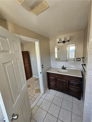 $2,300 | 27 McCabe Avenue, Unit 1, Pawtucket, RI 02861