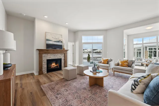 $664,999 | 880 North Verona Circle, Unit 27, Grafton, WI 53024