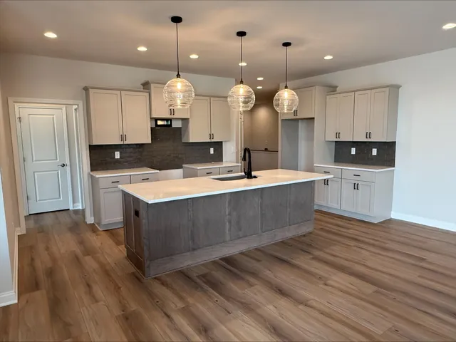 $664,999 | 880 North Verona Circle, Unit 27, Grafton, WI 53024