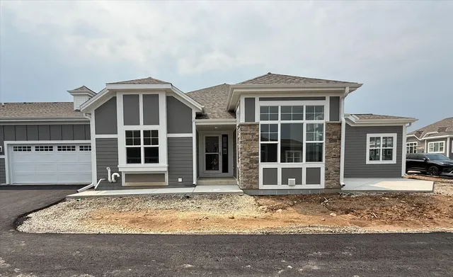 $664,999 | 880 North Verona Circle, Unit 27, Grafton, WI 53024