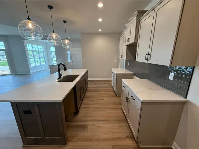 $664,999 | 880 North Verona Circle, Unit 27, Grafton, WI 53024