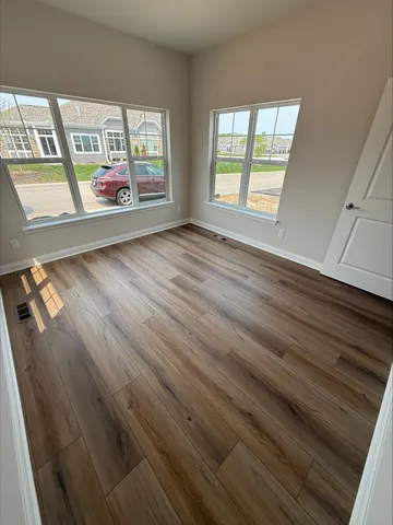 $664,999 | 880 North Verona Circle, Unit 27, Grafton, WI 53024