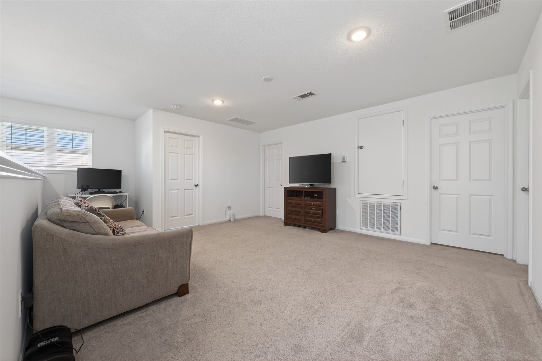 7326 Madison Cmns Lane Houston, TX 77075 - Photo 18 of 45 Game room on the second floor.