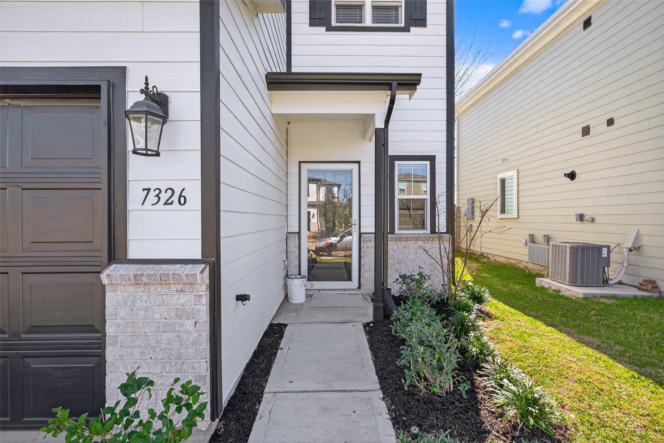 7326 Madison Cmns Lane Houston, TX 77075 - Photo 2 of 45 Front door leading to the house.