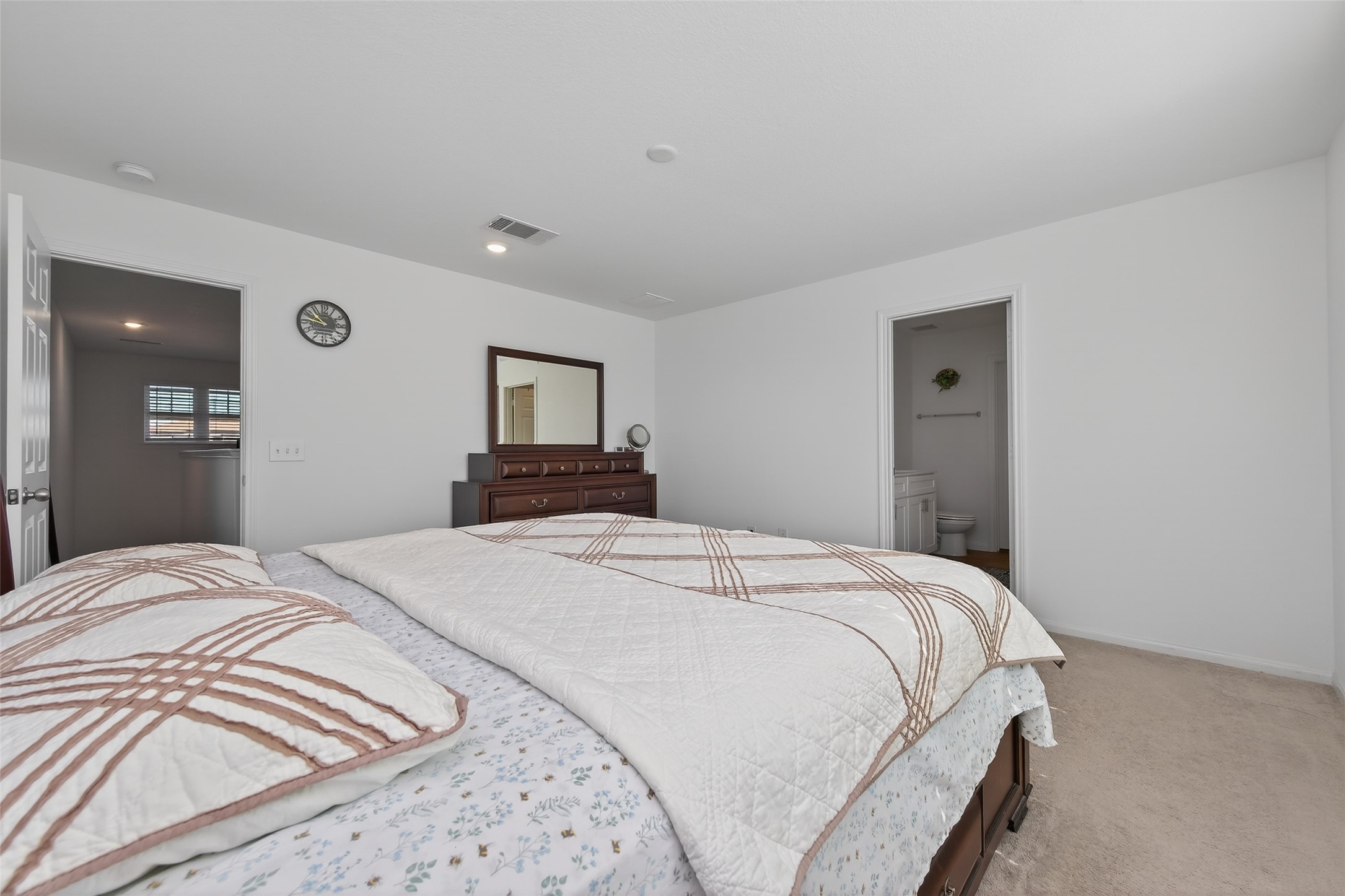 7326 Madison Cmns Lane Houston, TX 77075 - Photo 27 of 45 Master bedroom has big windows and lots of natural light.