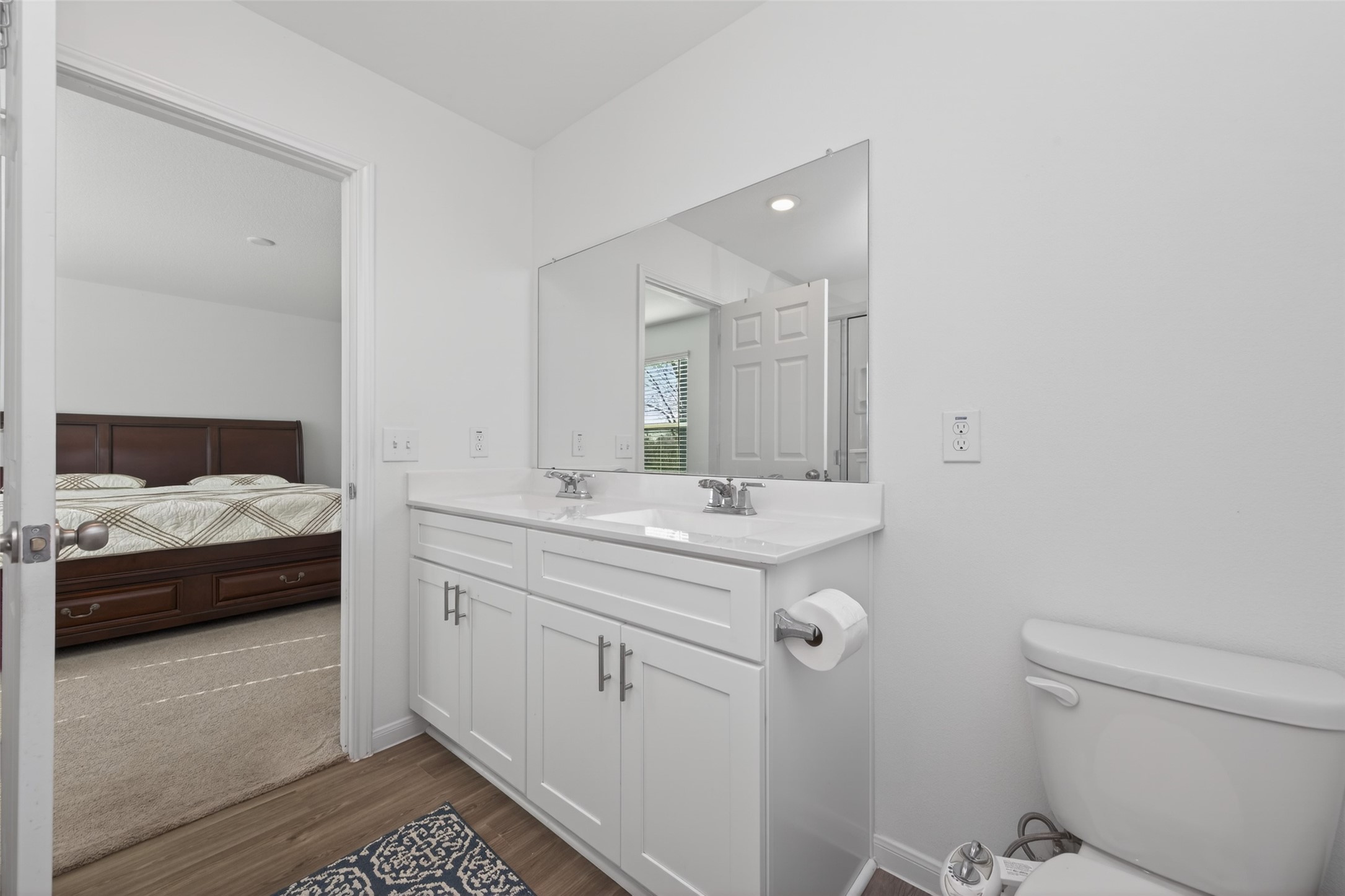 7326 Madison Cmns Lane Houston, TX 77075 - Photo 31 of 45 Another view of the master bathroom.
