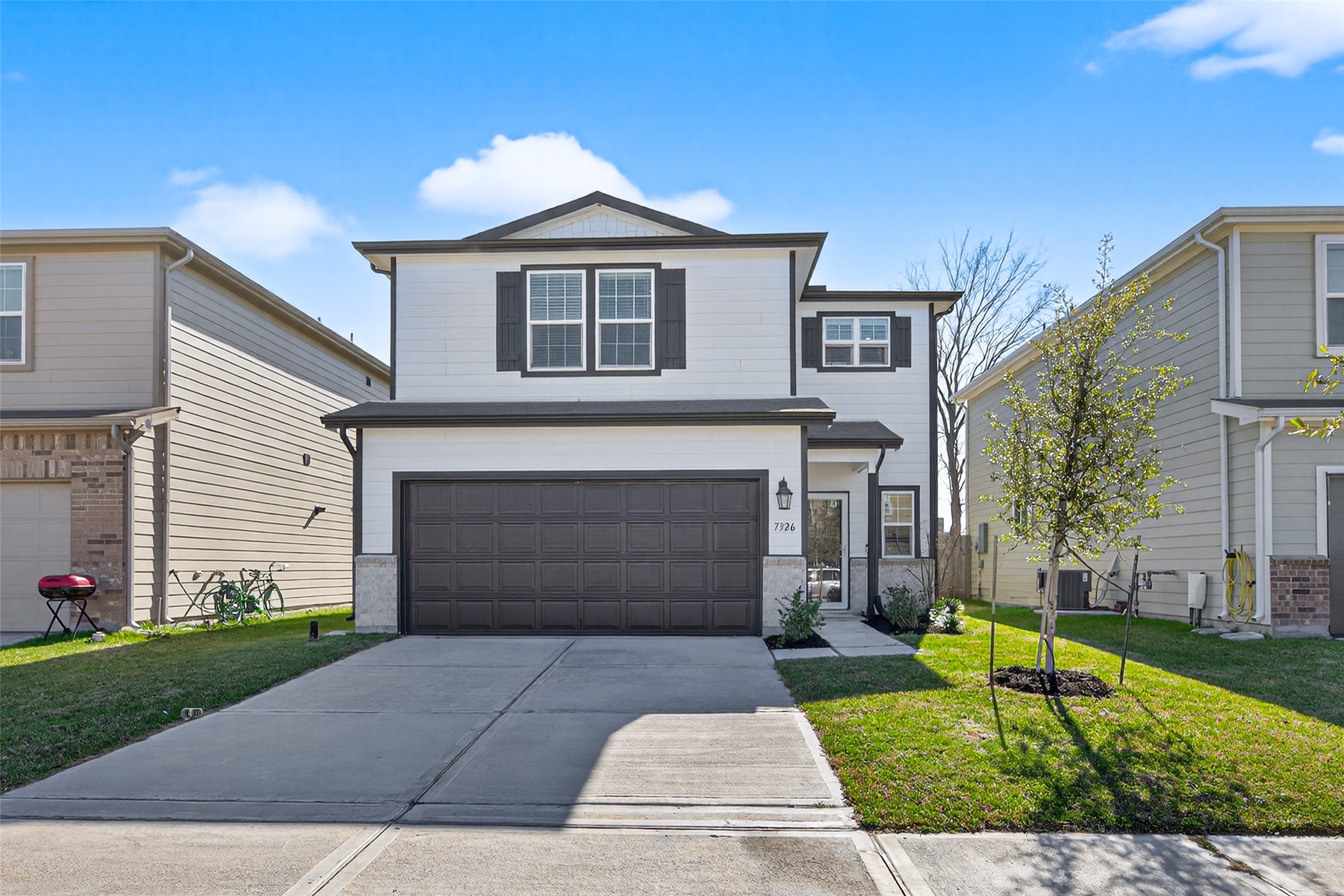 7326 Madison Cmns Lane Houston, TX 77075 - Photo 43 of 45 Lovely curb appeal of the house.