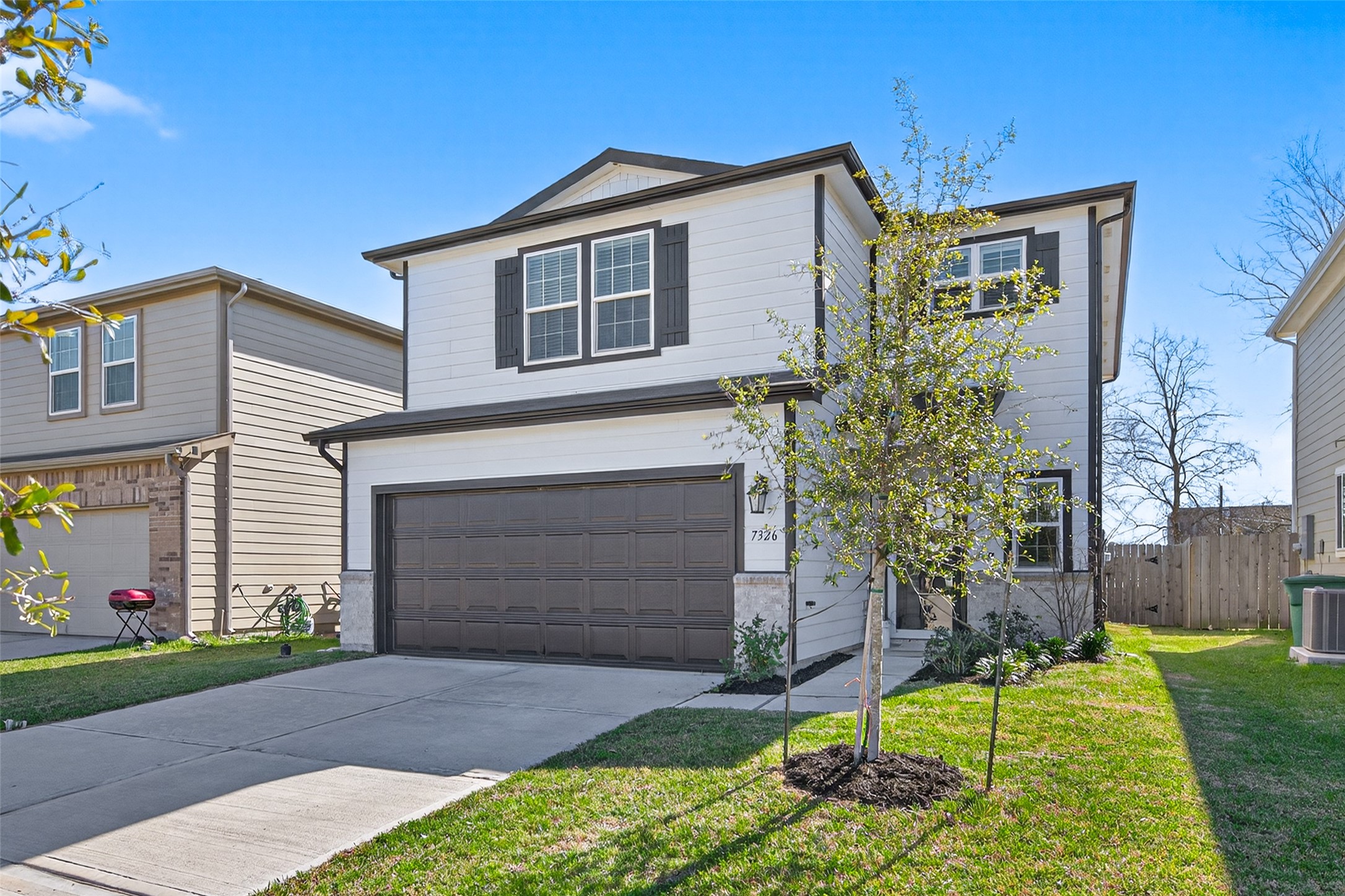 7326 Madison Cmns Lane Houston, TX 77075 - Photo 45 of 45 Neighbors are far apart for your privacy.